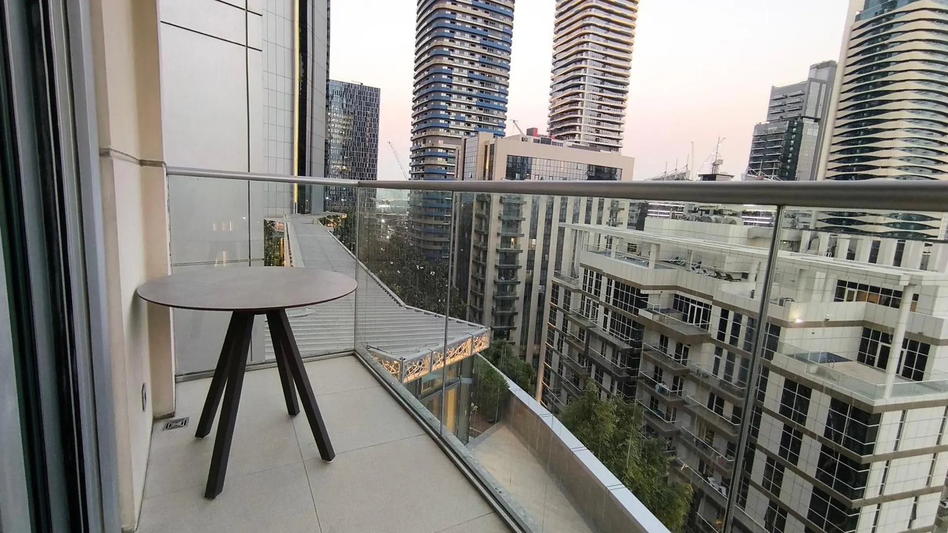 Апартаменты Luxurious 2-Bedroom Address Fountain Views Tower 2 Burj Khalifa View Дубай ОАЭ