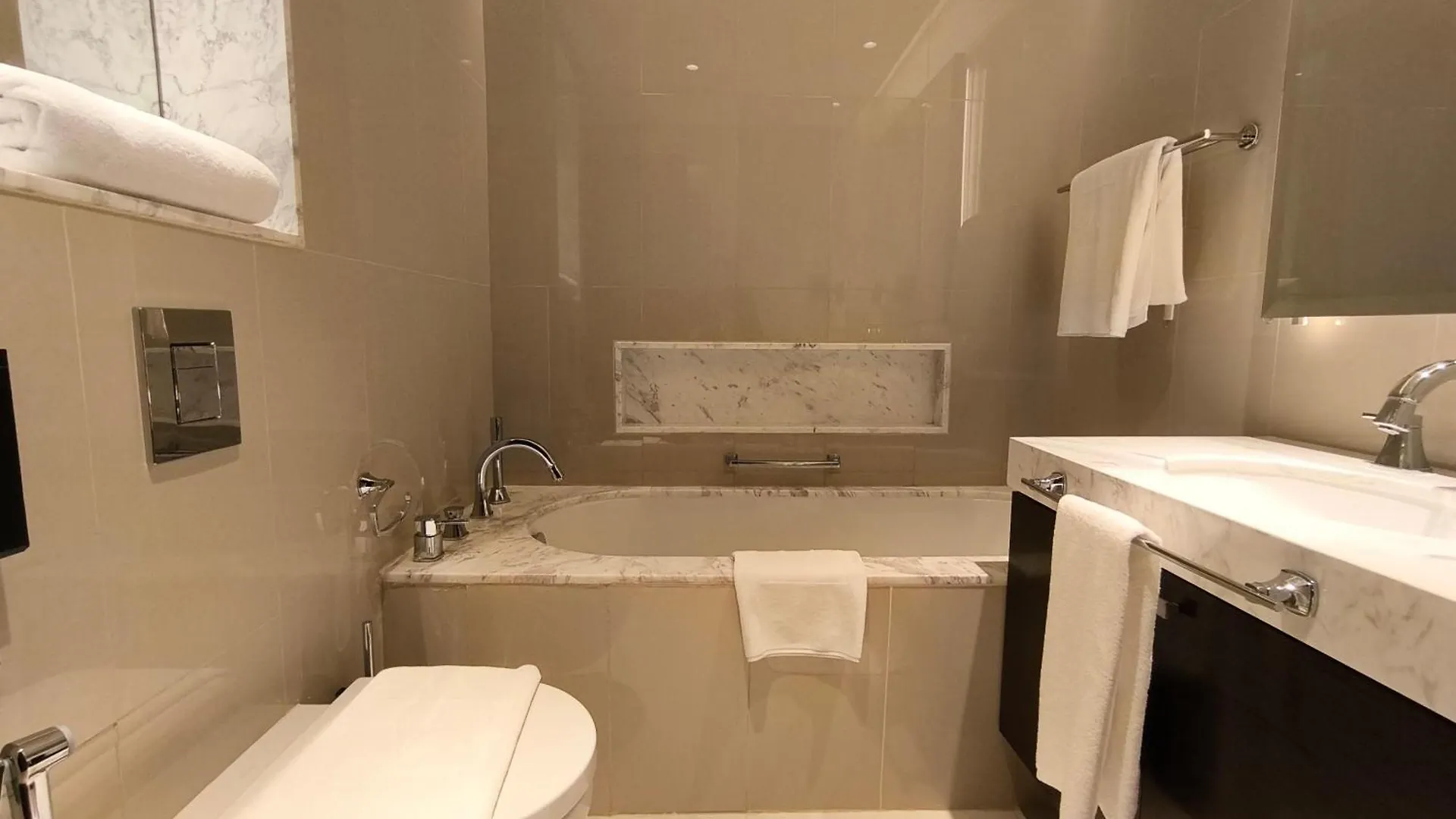 Luxurious 2-Bedroom Address Fountain Views Tower 2 Burj Khalifa View Дубай 0*,  ОАЭ