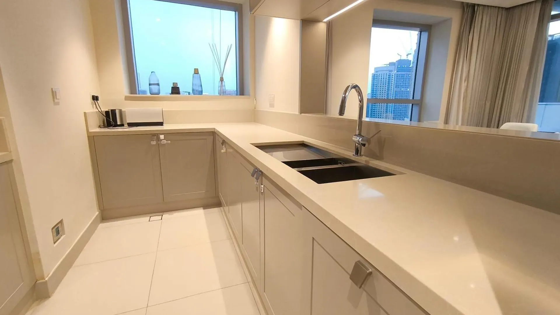 Luxurious 2-Bedroom Address Fountain Views Tower 2 Burj Khalifa View Дубай Апартаменты